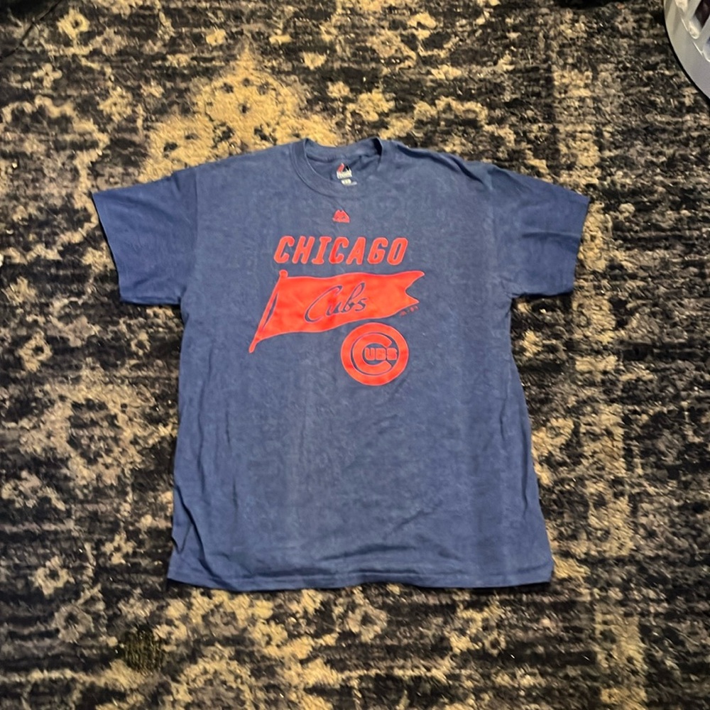 Me or women’s cubs tee shirt
